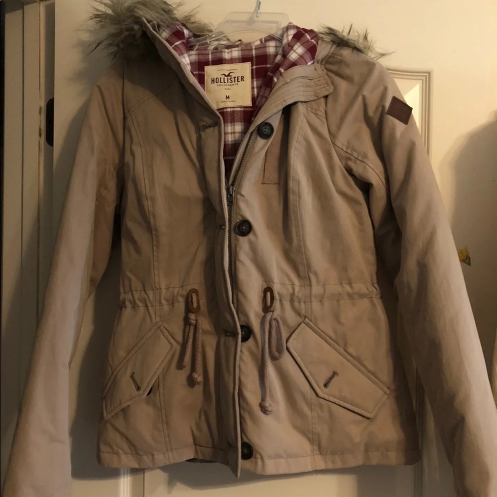 Hollister puffer jacket